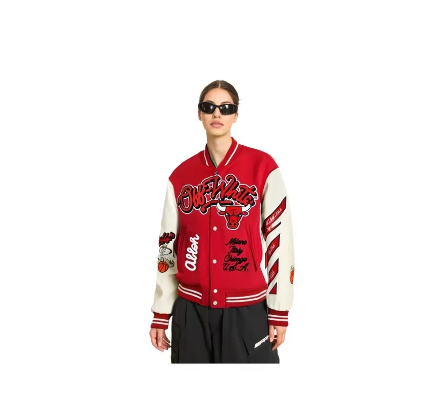 ♻️💯Reference model picture for the upper body❤️Top tested version off white Heavy embroidery patchwork leather high temperature hot crystal diamond baseball uniform male and female couple star same style (⚠ Original button molding and customization, patch embroidery and color matching) Original packaging and original label🔍 Full set of accessories customized, packaging elevators are purchased from the original factory, all hardware parts are molded and customized, and the fabric color components are restored one to one The fabric is made of 65% wool, 15% natural silk, 10% spandex and 10% velvet, mixed and custom-woven. The total weight is more than 900 grams! And the most important thing is its color fastness, it will never fade! -The embroidery uses an imported towel embroidery machine. Each pattern is first embroidered on the fabric, and then engraved with an infrared laser, and then fixed with a sewing machine. The whole garment is labeled in many places, one is flat embroidered, and the large pattern on the back is directly embroidered on it. This dress has 4 different embroidery techniques⚠ -The sleeves are all made of two-layer pebbled fabric, which is processed, shaped, colored, washed, and the texture retains the original grain structure! Thick, plump and round! -The processing technology is extremely complex, the pieces are neatly spliced ​​and aligned, and the entire garment has precise wiring density. Gender-neutral style. Loose version. Self-conscious quality control. Details determine success or failure. Size: S M L XL P: 680